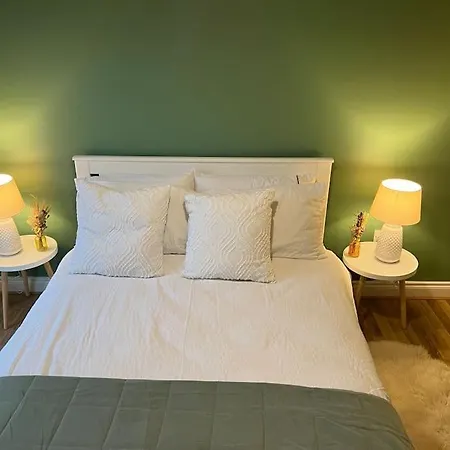 Cosy 2 Double Bed * Swords