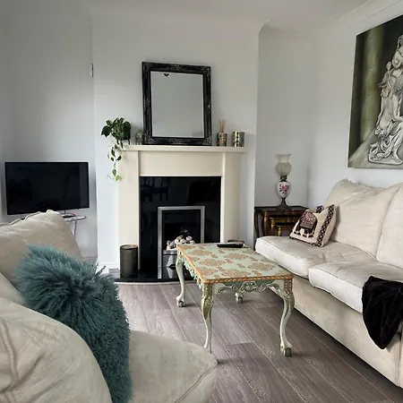 Cosy 2 Double Bed Apartment
