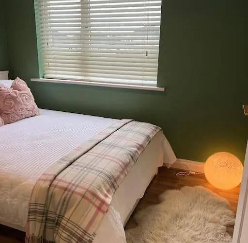 Cosy 2 Double Bed * Swords